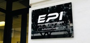 Dispositivo oficial EPI® ALPHA en la clínica FIX Vigo, utilizado para tratamientos de fisioterapia invasiva de alta precisión