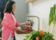 Los beneficios para la salud de una dieta rica en vegetales superan con creces cualquier riesgo potencial a los pesticidas y los disruptores endocrinos