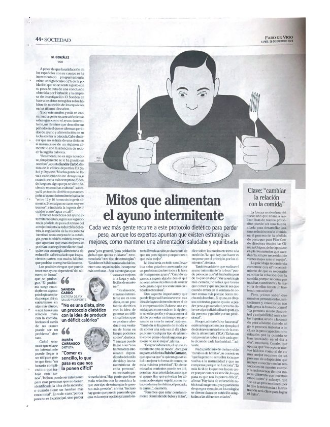 Recorte de prensa del periódico Faro de Vigo con una entrevista a la dietista de FIX Salud y Deporte sobre los mitos del ayuno intermitente.